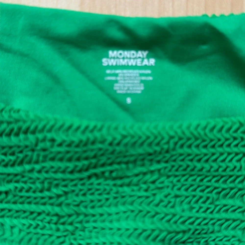 NWT Monday Swimwear Palm Green crinkle Brontë bottom, size S